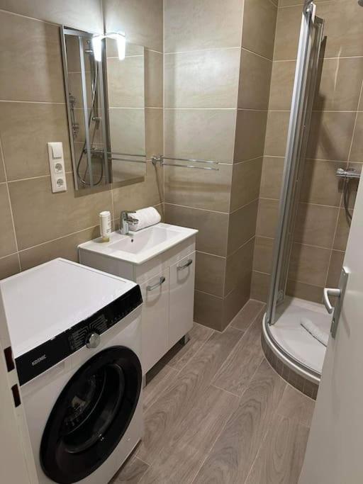 Apartament Direkt Bei U1 Wiedeń Zewnętrze zdjęcie