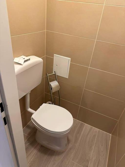 Apartament Direkt Bei U1 Wiedeń Zewnętrze zdjęcie