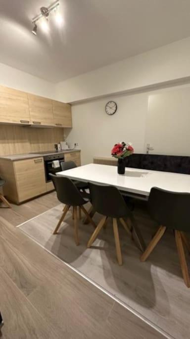 Apartament Direkt Bei U1 Wiedeń Zewnętrze zdjęcie